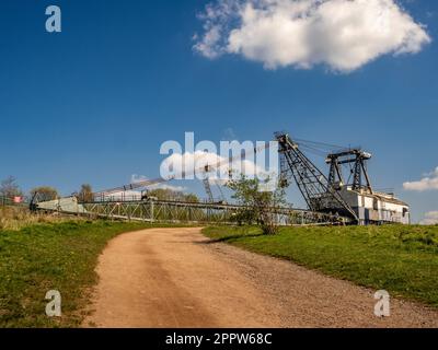 Bucyrus Erie BE 1150 Walking Dragline Excavator, bekannt als „Odball“ im Naturschutzgebiet St. Aidan's Park, Swillington. UK Stockfoto