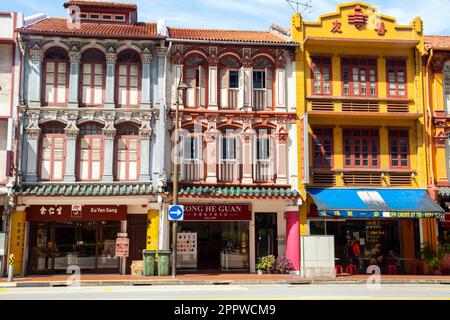 Traditionelle alte Kolonialarchitektur in der Altstadt von Singapur. Stockfoto