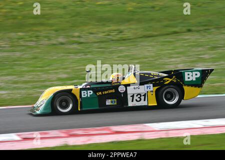 Scarperia, 2. April 2023: TOJ SC 206 Jahr 1977 in Aktion während des Mugello Classic 2023 auf dem Mugello Circuit in Italien. Stockfoto