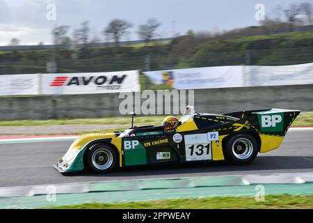 Scarperia, 2. April 2023: TOJ SC 206 Jahr 1977 in Aktion während des Mugello Classic 2023 auf dem Mugello Circuit in Italien. Stockfoto