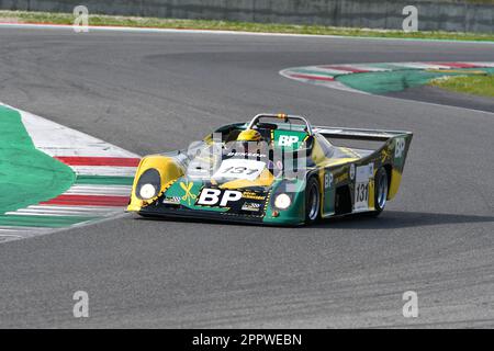 Scarperia, 2. April 2023: TOJ SC 206 Jahr 1977 in Aktion während des Mugello Classic 2023 auf dem Mugello Circuit in Italien. Stockfoto