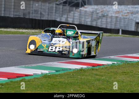 Scarperia, 2. April 2023: TOJ SC 206 Jahr 1977 in Aktion während des Mugello Classic 2023 auf dem Mugello Circuit in Italien. Stockfoto