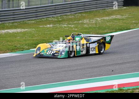 Scarperia, 2. April 2023: TOJ SC 206 Jahr 1977 in Aktion während des Mugello Classic 2023 auf dem Mugello Circuit in Italien. Stockfoto