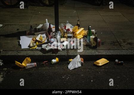 Müll, Müll, Müll, vor Ort Buch, Pflaster London Stockfoto