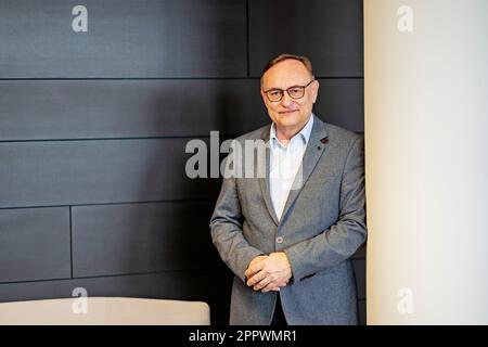 Eduard Palisek, Country CEO bei Siemens Czech Republic, posiert für Fotografen in Prag, Tschechische Republik, 13. März 2023. (CTK Photo/Martin Sterba) Stockfoto