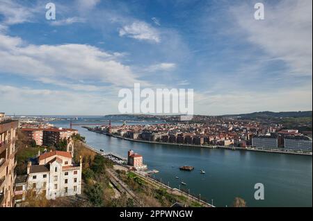 Blick auf die Transportbrücke, den Fluss Nervion und den Getxo von Portugalete, Biskaya, Baskenland, Euskadi, Spanien, Europa Stockfoto