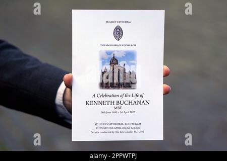 Die Dienstorden werden vor einer Gedenkfeier für den ehemaligen Boxer Ken Buchanan in der St Giles' Cathedral in Edinburgh abgebildet. Der schottische Boxer, der 1971 zum unbestrittenen Leichtgewicht-Weltmeister wurde, starb Anfang des Monats, im Alter von 77 Jahren. Foto: Dienstag, 25. April 2023. Stockfoto