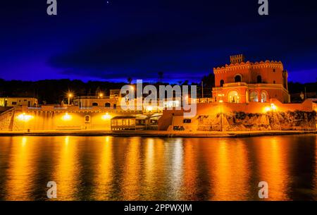 Hafen von Tricase bei Nacht - Salento, Apulien, Italien Stockfoto