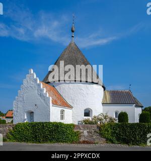 NY Kirke, The New Church in Nyker, Bornholm Island, Dänemark, Skandinavien, Europa, Ist eine romanische runde Kirche, deren Anfänge bis 1150 reichen. Stockfoto