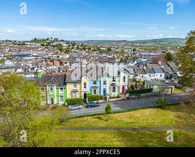 Newton Abbot, Großbritannien. 25. April 2023. Frühlingssonne über Newton Abbot in Devon. Kredit: Thomas Faull/Alamy Live News Stockfoto