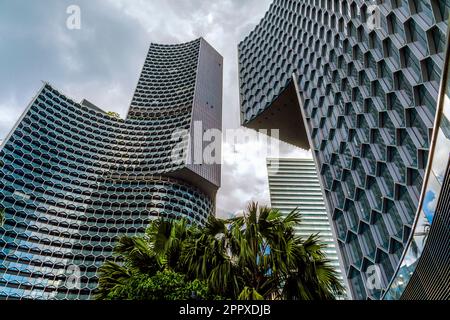 DUO Twin Towers, eingebettet zwischen dem historischen Kampong Glam Viertel. Singapur. Stockfoto