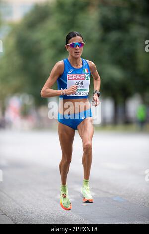 Anna Incerti nimmt am Marathon der europäischen Leichtathletikmeisterschaft 2022 in München Teil. Stockfoto