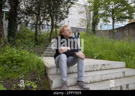 Gent, Belgien. 25. April 2023. Professor Hendrik Vos posiert für den Fotografen bei einem Interview zu den bevorstehenden Europawahlen am Dienstag, den 25. April 2023 in Gent. Vos ist der Universität Gent angeschlossen, wo er auch Direktor des Zentrums für EU-Studien ist. BELGA FOTO NICOLAS LAMBERT Kredit: Belga News Agency/Alamy Live News Stockfoto