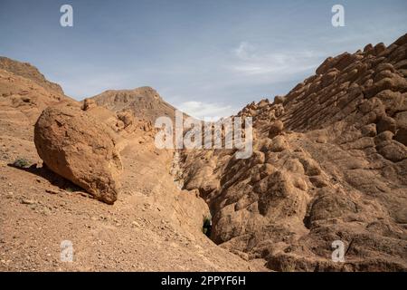 Felsformationen, bekannt als Affenfinger im Dades-Tal. Stockfoto