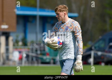 Swansea, Wales. 25. April 2023 Torwart Woody Williamson von Ipswich Town während des Spiels der Professional Development League zwischen Swansea City under 18 und Ipswich Town under 18 an der Swansea City Academy in Swansea, Wales, Großbritannien am 25. April 2023. Kredit: Duncan Thomas/Majestic Media/Alamy Live News. Stockfoto