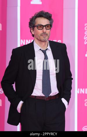 CANNES, FRANKREICH - 16 6. APRIL Canneseries International Festival : Dritter Tag Vincent Elbaz , Besuchen Sie den rosafarbenen Teppich des 6. Canneseries Internatio Stockfoto