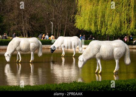 Sofia Bulgarien Kunst Wasserweide Kunstinstallation des bulgarischen Bildhauers Pavel Koychev in South Park, Sofia, Bulgarien, Osteuropa, Balkan, EU Stockfoto