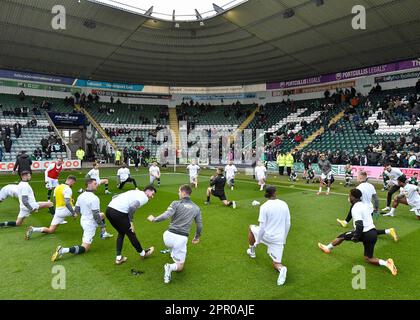 Plymouth, Großbritannien. 25. April 2023. Plymouth Argyle-Spieler beim Sky Bet League 1-Spiel Plymouth Argyle vs. Bristol Rovers at Home Park, Plymouth, Großbritannien, 25. April 2023 (Foto von Stan Kasala/News Images) in Plymouth, Großbritannien, am 4./25. April 2023. (Foto: Stan Kasala/News Images/Sipa USA) Guthaben: SIPA USA/Alamy Live News Stockfoto