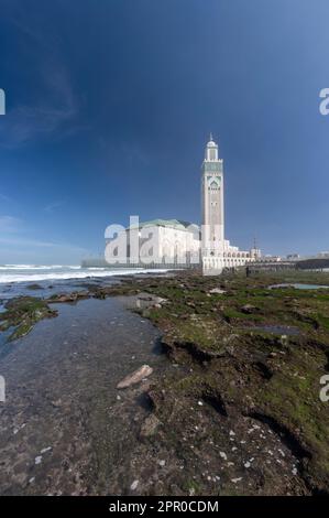 Monumentale Moschee Hassam II. Auf dem Sidi Mohammed Ben Abdallah Boulevard am Meer. Stockfoto