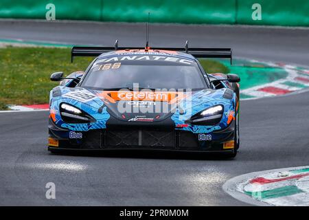 Monza, Italien. 21. April 2023. McLaren 720S GT3 EVO Team Garage 59 von Miguel Ramos, Louis Prette und Henrique Chaves fährt während der Fanatec GT World Challenge Europe Monza auf der Autodromo Nazionale Monza in Monza. (Foto: Fabrizio Carabelli/SOPA Images/Sipa USA) Guthaben: SIPA USA/Alamy Live News Stockfoto