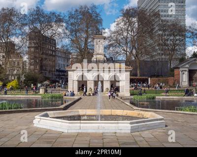 The Pump House in the Italian Gardens, Kensington Gardens, London, Großbritannien. Stockfoto