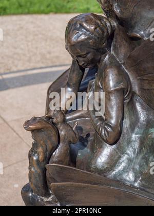 Details der Peter Pan Statue, Kensington Gardens, London, Großbritannien. Stockfoto