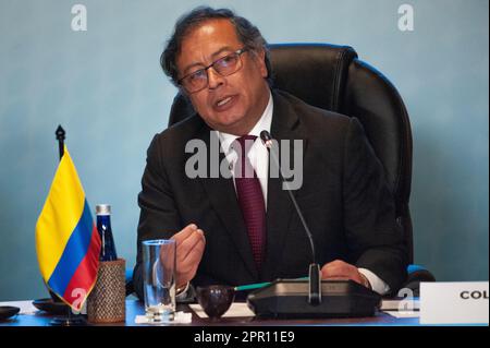 Bogota, Kolumbien, 25. April 2023. Der kolumbianische Präsident Gustavo Petro spricht auf der Internationalen Konferenz über den politischen Prozess Venezuelas in Bogota, Kolumbien, am 25. April 2023. Foto: Sebastian Barros/Long Visual Press Stockfoto