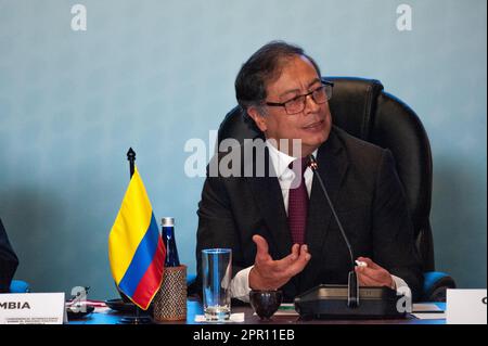 Bogota, Kolumbien, 25. April 2023. Der kolumbianische Präsident Gustavo Petro spricht auf der Internationalen Konferenz über den politischen Prozess Venezuelas in Bogota, Kolumbien, am 25. April 2023. Foto: Sebastian Barros/Long Visual Press Stockfoto