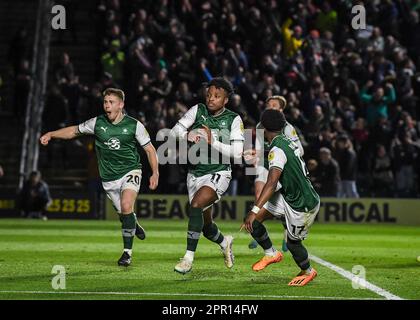 Plymouth, Großbritannien. 25. April 2023. Niall Ennis #11 von Plymouth Argyle erzielt beim Sky Bet League 1 Spiel Plymouth Argyle vs Bristol Rovers im Home Park, Plymouth, Großbritannien, 25. April 2023 (Foto von Stan Kasala/News Images) in Plymouth, Großbritannien, am 4./25. April 1-0 2023. (Foto: Stan Kasala/News Images/Sipa USA) Guthaben: SIPA USA/Alamy Live News Stockfoto