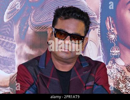 Mumbai, Indien. 25. April 2023. Der indische Musikkomponist AR Rahman wird während der Pressekonferenz seines bevorstehenden Films Ponniyin Selvan (PS-2) in Mumbai gesehen. Der Film wird am 28. April 2023 in den Theatern in Tamil, Telugu, Malayalam, Kannada und Hindi veröffentlicht. Kredit: SOPA Images Limited/Alamy Live News Stockfoto