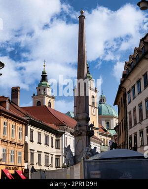 Ljubljana, Slowenien, der berühmte Robb-Brunnen, entworfen im Stil der schönsten barocken römischen Brunnen. Stockfoto