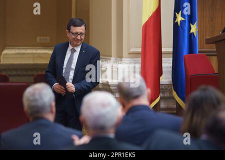 Bukarest, Rumänien. 25. April 2023: Octavian Armasu, Gouverneur der Nationalbank von Moldau, nimmt an der BNR-ASE-Jahreskonferenz in Rumänien Teil. Kredit: Lucian Alecu/Alamy Live News Stockfoto