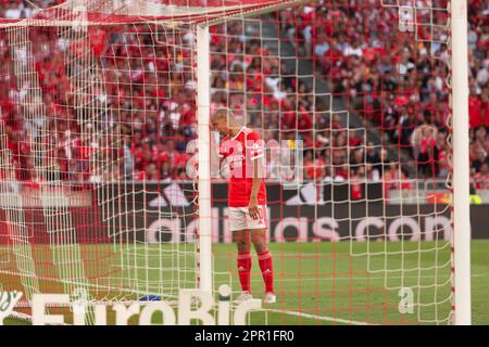 Lisboa, Portugal. 23. April 2023. João Mário von Benfica in Aktion während des Spiels der portugiesischen Fußballliga zwischen Benfica und Estoril Praia. Endergebnis: Benfica 1-0 Estoril Praia Credit: SOPA Images Limited/Alamy Live News Stockfoto