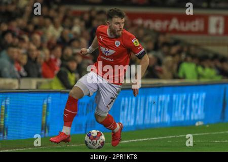 Barnsley, Großbritannien. 25. April 2023. Nicky Cadden #7 of Barnsley with the Ball during the Sky Bet League 1 match Barnsley vs Ipswich Town at Oakwell, Barnsley, Großbritannien, 25. April 2023 (Foto von Alfie Cosgrove/News Images) in Barnsley, Großbritannien, am 4./25. April 2023. (Foto: Alfie Cosgrove/News Images/Sipa USA) Kredit: SIPA USA/Alamy Live News Stockfoto