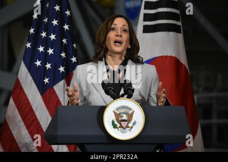 Greenbelt, Usa. 25. April 2023. Der Vizepräsident der Vereinigten Staaten Kamala Harris spricht auf einer Pressekonferenz in Greenbelt. Kredit: SOPA Images Limited/Alamy Live News Stockfoto