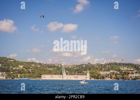 Die älteste Militärschule der Türkei befindet sich in Chengelki, Istanbul, am asiatischen Ufer des Bosporus. Militär Lyceum Kuleli Stockfoto