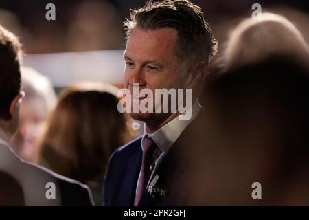 Sydney, Australien. 25. April 2023. New South Wales Premier Chris Minns trifft am 25. April 2023 in Sydney, Australien, für den ANZAC Dawn Service im Martin Place Cenotaph im ANZAC Cenotaph ein. Kredit: IOIO IMAGES/Alamy Live News Stockfoto