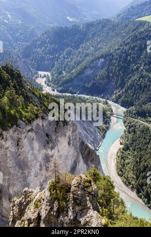 Der Rheinschlucht im Tal von Trin aus der Sicht Il Spir, Schweiz Stockfoto