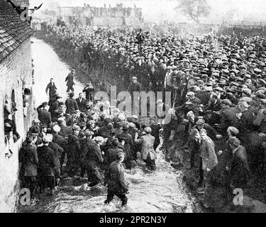 Royal Shrovetide Fußballspiel, Ashbourne, Anfang 1900er Stockfoto