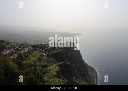 Blick von den Klippen Cabo Girao auf Madeira Stockfoto