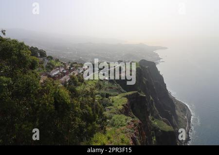 Blick von den Klippen Cabo Girao auf Madeira Stockfoto