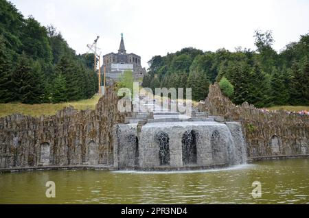 Kassel, Deutschland - 07.22.2018: Wilhelmshöhe Schlosspark in Kassel, Deutschland Stockfoto