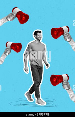 Kreative Fotocollage eines jungen positiven Mannes Genießen Sie zuhören, die Aktivisten der Menge promobieren Nachrichten über Lautsprecher isoliert auf blauem Hintergrund Stockfoto