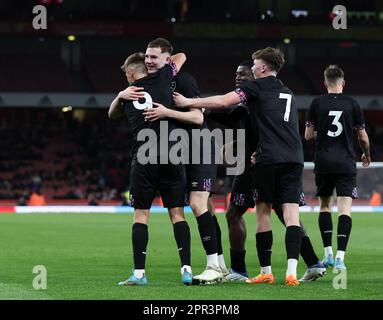 London, Großbritannien. 25. April 2023. Josh Briggs von West Ham feiert sein fünftes Tor während des FA Youth Cup-Spiels im Emirates Stadium in London. Das Bild sollte lauten: David Klein/Sportimage Credit: Sportimage Ltd/Alamy Live News Stockfoto