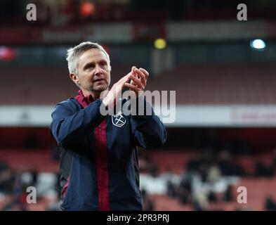 London, Großbritannien. 25. April 2023. Kevin Keen, Manager von West HAM beim FA Youth Cup im Emirates Stadium, London. Das Bild sollte lauten: David Klein/Sportimage Credit: Sportimage Ltd/Alamy Live News Stockfoto