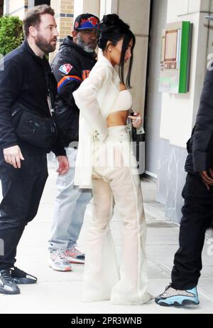 New York, New York, USA. 25. April 2023. Kim Kardashian sah Tribeca am 25. April 2023 in New York City. Kredit: Rw/Media Punch/Alamy Live News Stockfoto