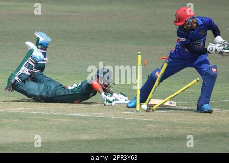 Litton Kumar das schlägt während des Bangladesch-Afghanistan Second One Day International (ODI)-Spiels im Zahur Ahmed Chowdhury Stadium, Sagorika, Chattogra Stockfoto