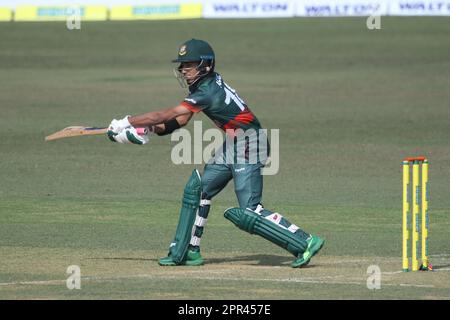 Afif Hossain schlägt während des Zweiten One Day International (ODI)-Spiels Bangladesch-Afghanistan im Zahur Ahmed Chowdhury Stadium, Sagorika, Chattograme, Stockfoto