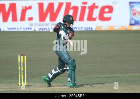 Afif Hossain schlägt während des Zweiten One Day International (ODI)-Spiels Bangladesch-Afghanistan im Zahur Ahmed Chowdhury Stadium, Sagorika, Chattograme, Stockfoto