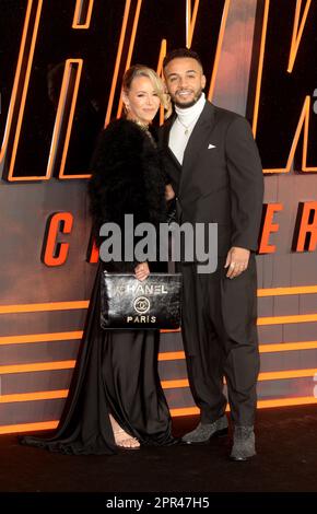 Foto muss gutgeschrieben werden ©Alpha Press 078237 06/03/2023 Sarah Richards und Aston Merrygold bei John Wick Chapter 4 UK Premiere in London Stockfoto